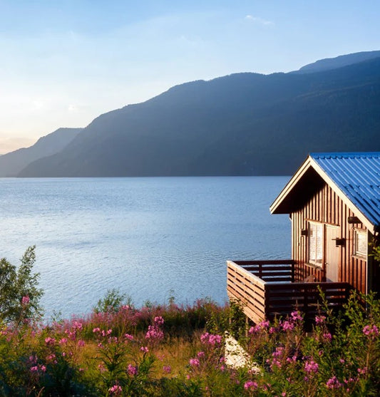 Lakehouse Hideaway
